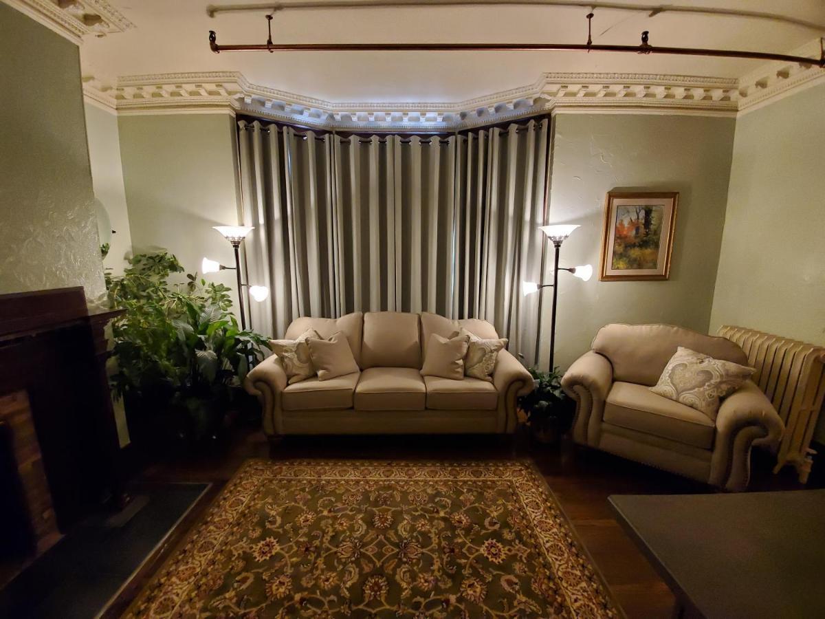 Daniell Manor *